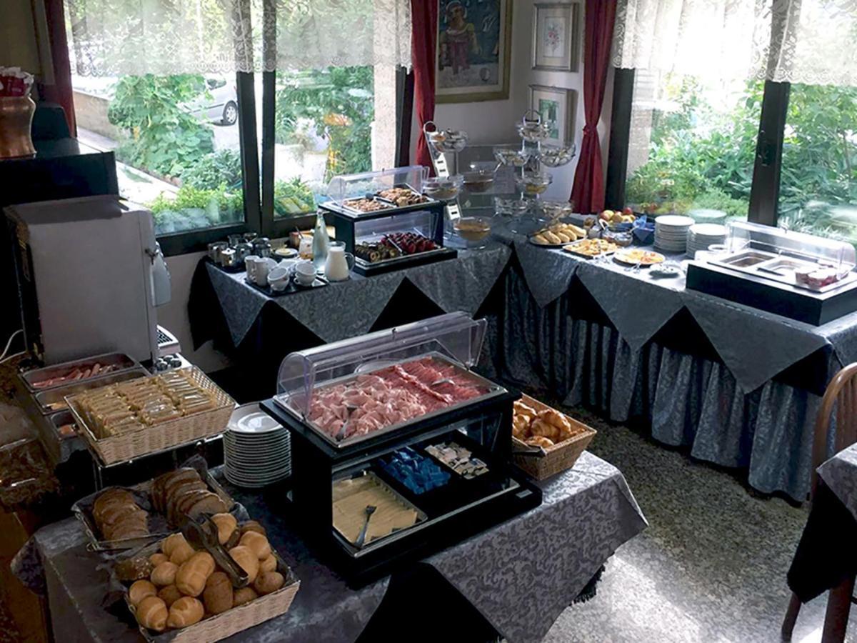 Hotel Ondina Lido di Jesolo Eksteriør billede